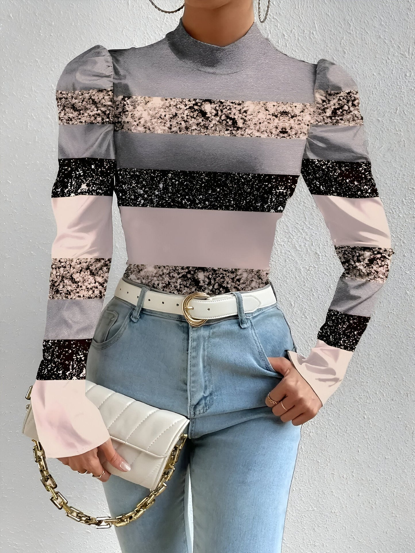 Elisa | Blus Delikat Med Blommönster – Finess Och Modernitet 