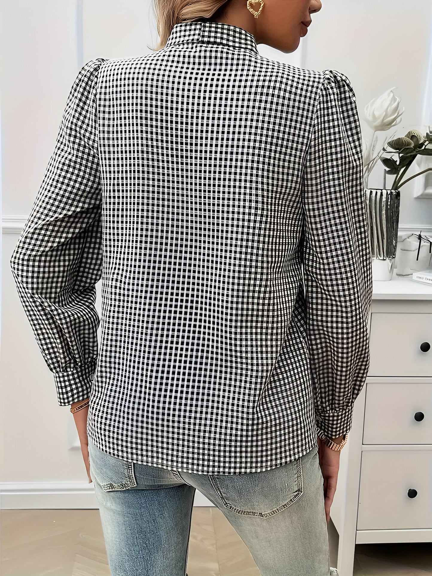 Cézanne | Elegant Checkered Blouse with Bow Tie 