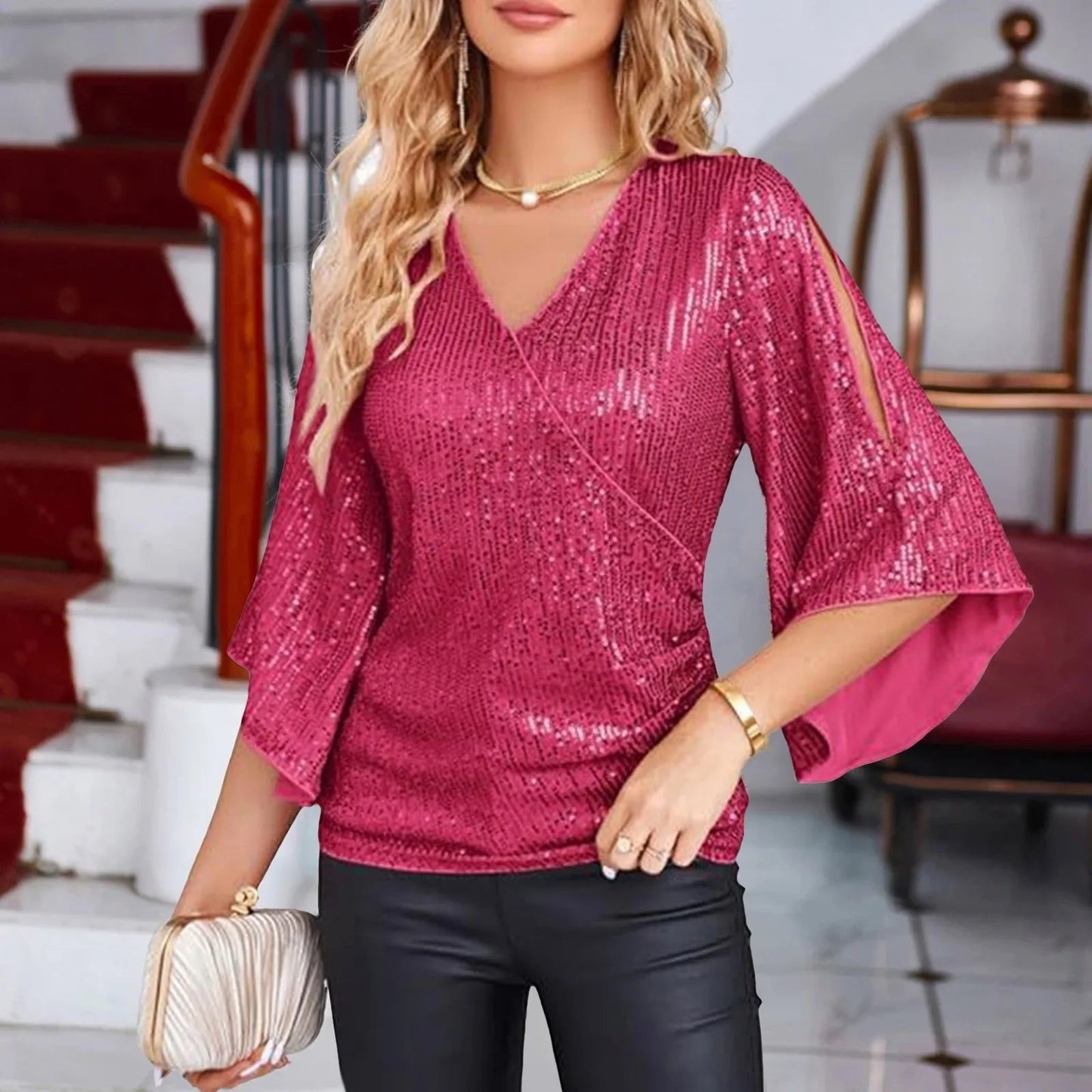 Céline | Glamour-Bluse – Ausgestellte Ärmel und glitzernde Details 