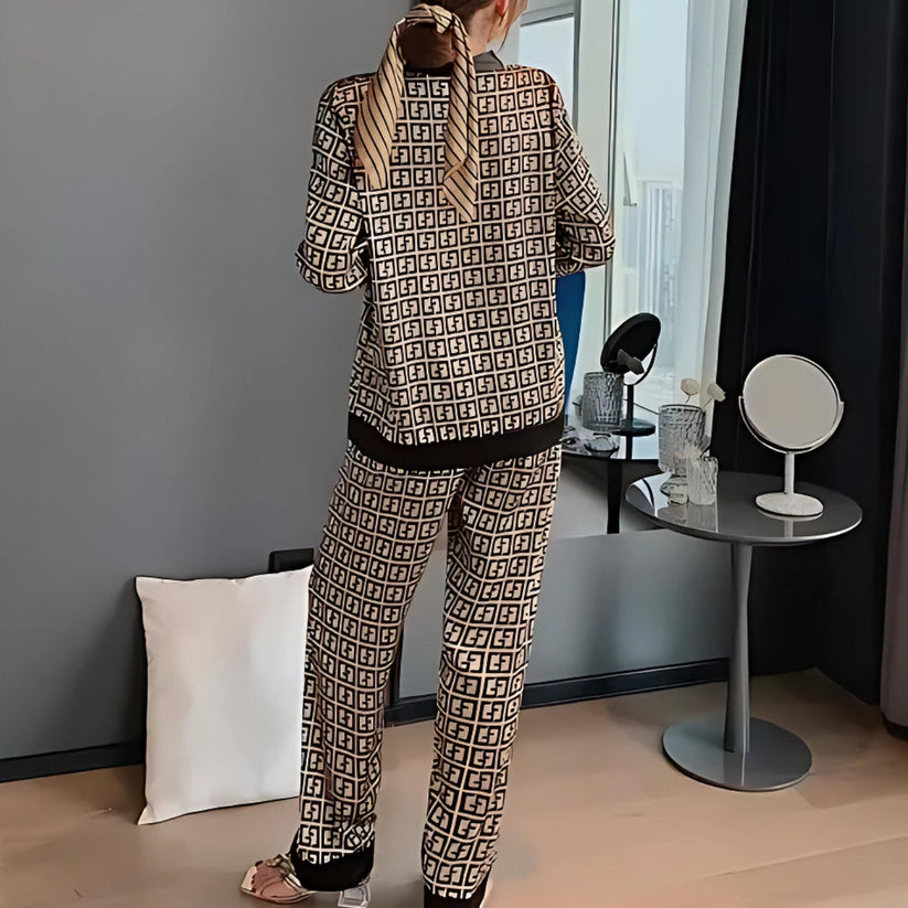 Manon | Loungewear Chic – Geometrisk Design Och Raffinerad Stil 