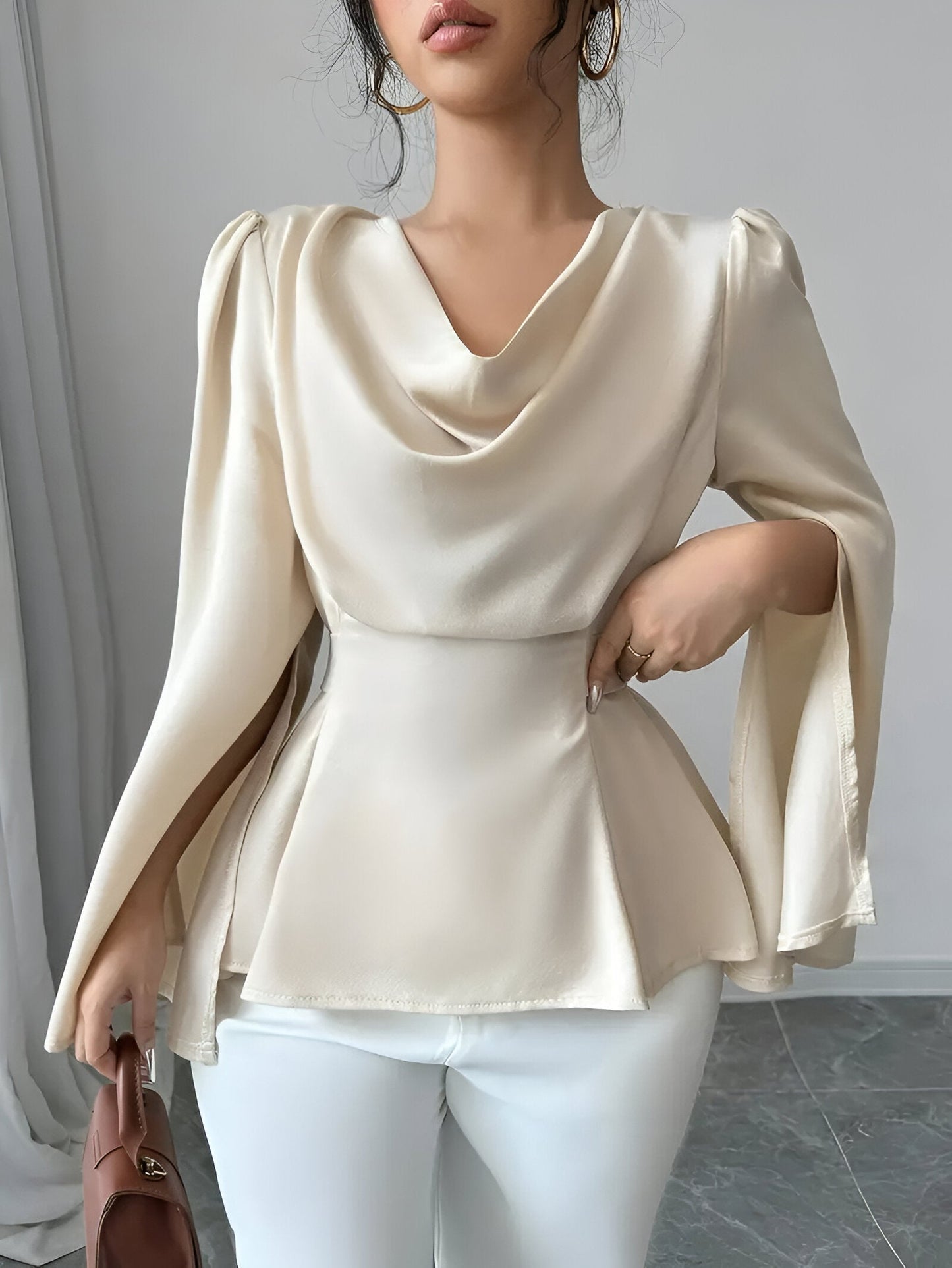 Lou | Elegantní blůza s rozparky na rukávech 